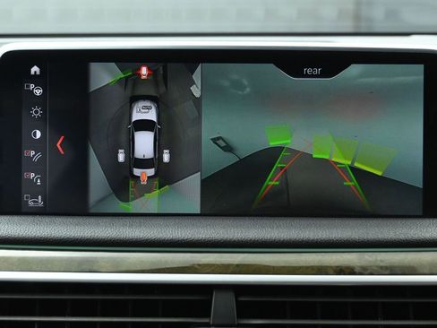 Used 2019 BMW 750i RWD image 33