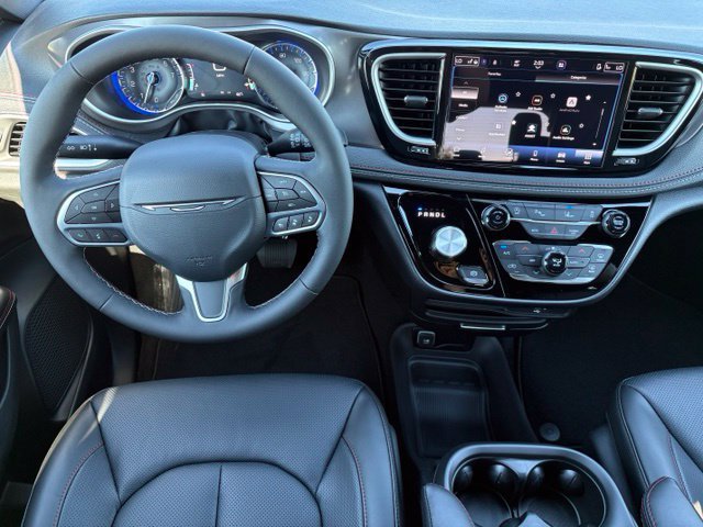 New 2027 Chrysler Pacifica Select FWD image 3