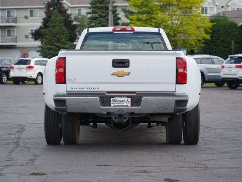 Used 2018 Chevrolet Silverado 3500 W/T AWD/4WD image 4
