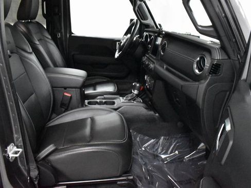 Used 2023 Jeep Wrangler Unlimited Sahara w/ Cold Weather Group image 14