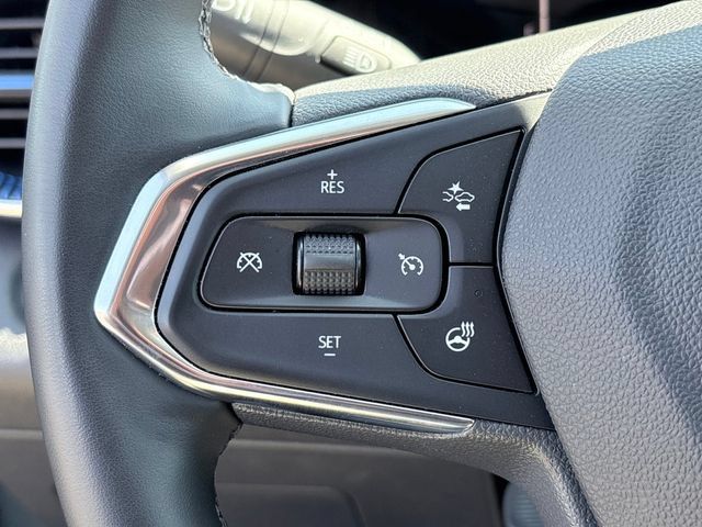 Used 2025 Chevrolet Trax LT w/ LT Convenience Package FWD image 13