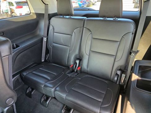Used 2023 GMC Acadia SLT AWD/4WD image 19