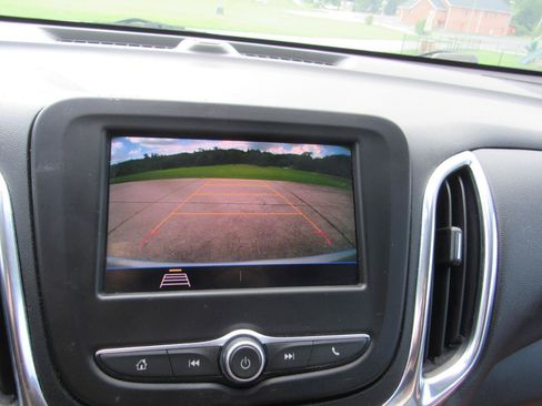 Used 2020 Chevrolet Equinox LT w/ Driver Convenience Package FWD image 12