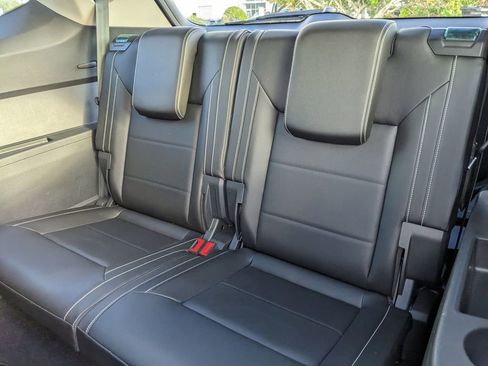 Used 2023 Volkswagen Atlas SE w/ Black Wheel Package image 18