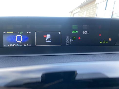 Used 2022 Toyota Prius LE image 21