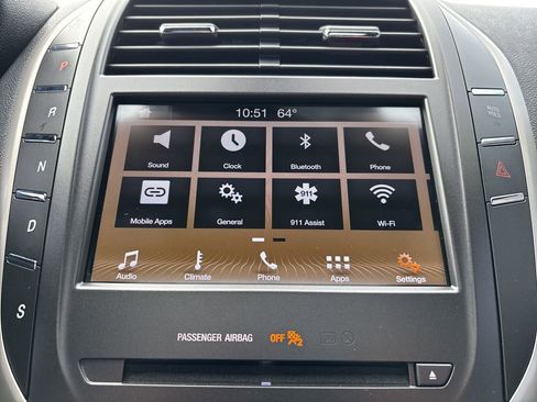 Used 2017 Lincoln MKC Select w/ Lincoln MKC Climate Package image 25