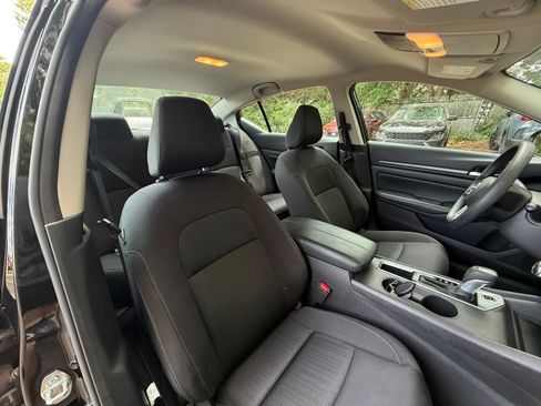 Used 2025 Nissan Altima 2.5 SV FWD image 36