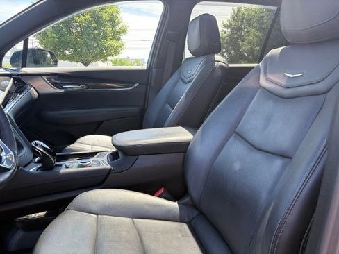 Used 2023 Cadillac XT6 Sport w/ Technology Package AWD/4WD image 29
