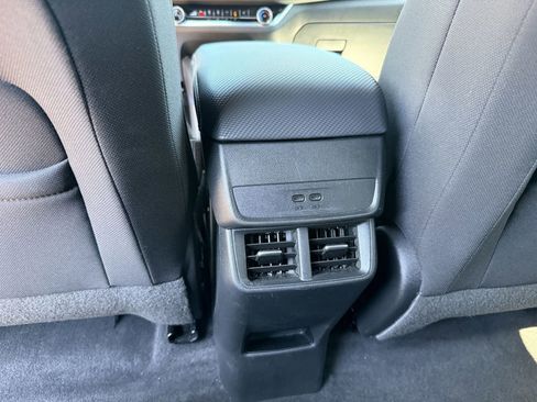 Used 2025 Chevrolet Equinox LT FWD image 25