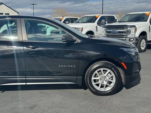 Used 2023 Chevrolet Equinox LS AWD/4WD image 4