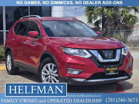 Used 2017 Nissan Rogue SV image 1