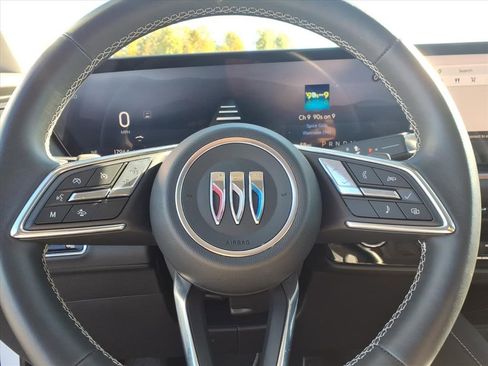 Used 2025 Buick Envision Sport Touring image 39