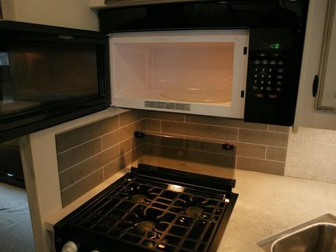 Used 2022 Ford E-450 and Econoline 450 Super Duty w/ Motorhome Prep Package image 34