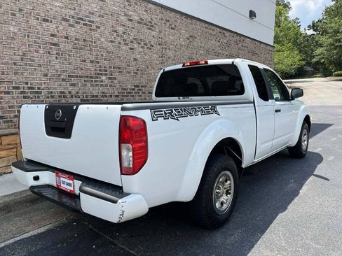 Used 2018 Nissan Frontier S RWD image 5
