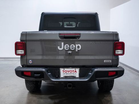 Used 2021 Jeep Gladiator Overland w/ Popular Equipment Package image 8