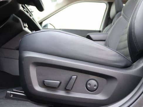 Used 2025 Mitsubishi Outlander SE image 22