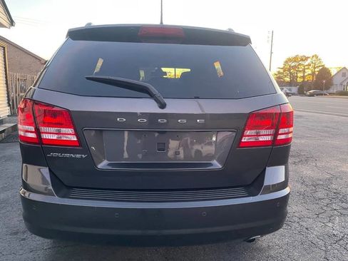 Used 2020 Dodge Journey SE w/ SE Popular Equipment Group FWD image 8