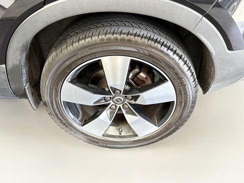Used 2022 Volvo XC40 T5 Momentum AWD/4WD image 11