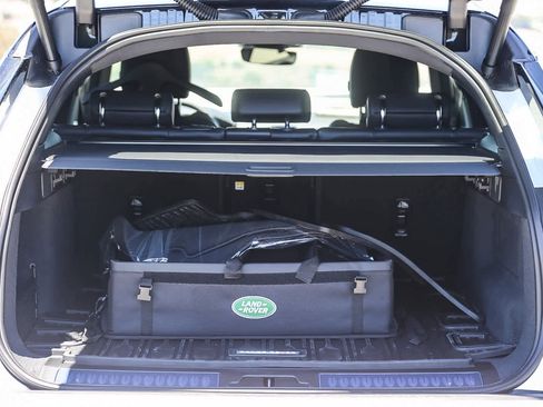 New 2026 Land Rover Range Rover Velar Dynamic SE image 23