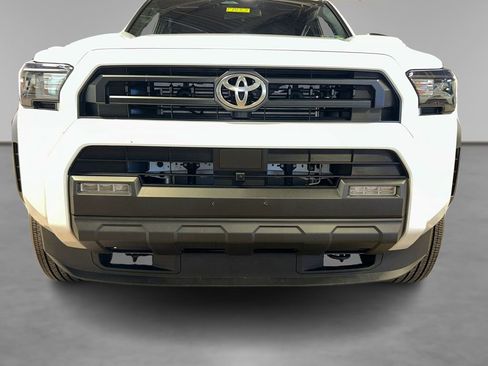 Used 2025 Toyota 4Runner SR5 AWD/4WD image 12