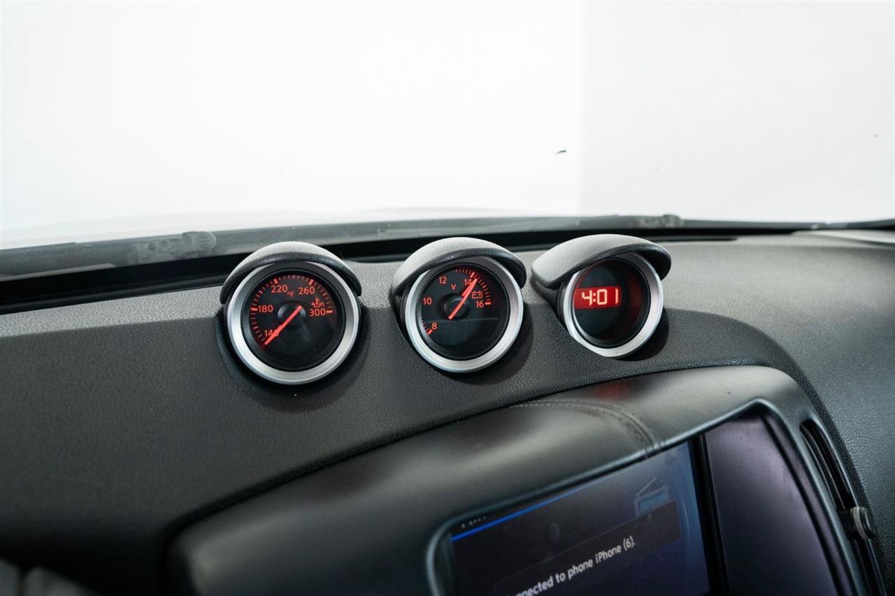 Used 2016 Nissan 370Z Touring Sport RWD image 15