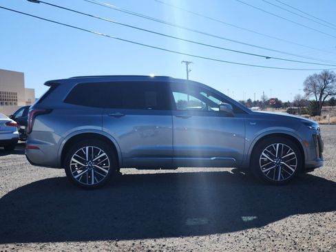 Used 2024 Cadillac XT6 Sport image 6