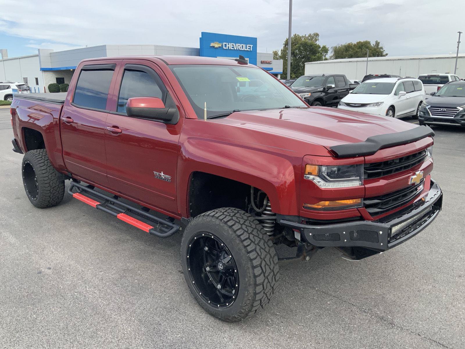 Used 2018 Chevrolet Silverado 1500 LT w/ Texas Edition AWD/4WD image 2