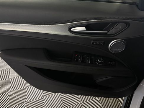 Used 2024 Alfa Romeo Stelvio Veloce image 29