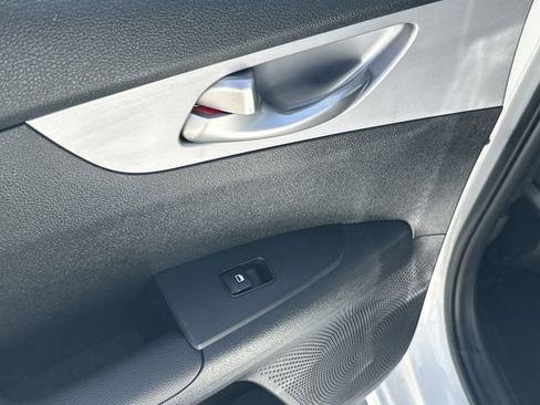 Certified 2024 Kia Forte LXS w/ LXS Technology Package image 13