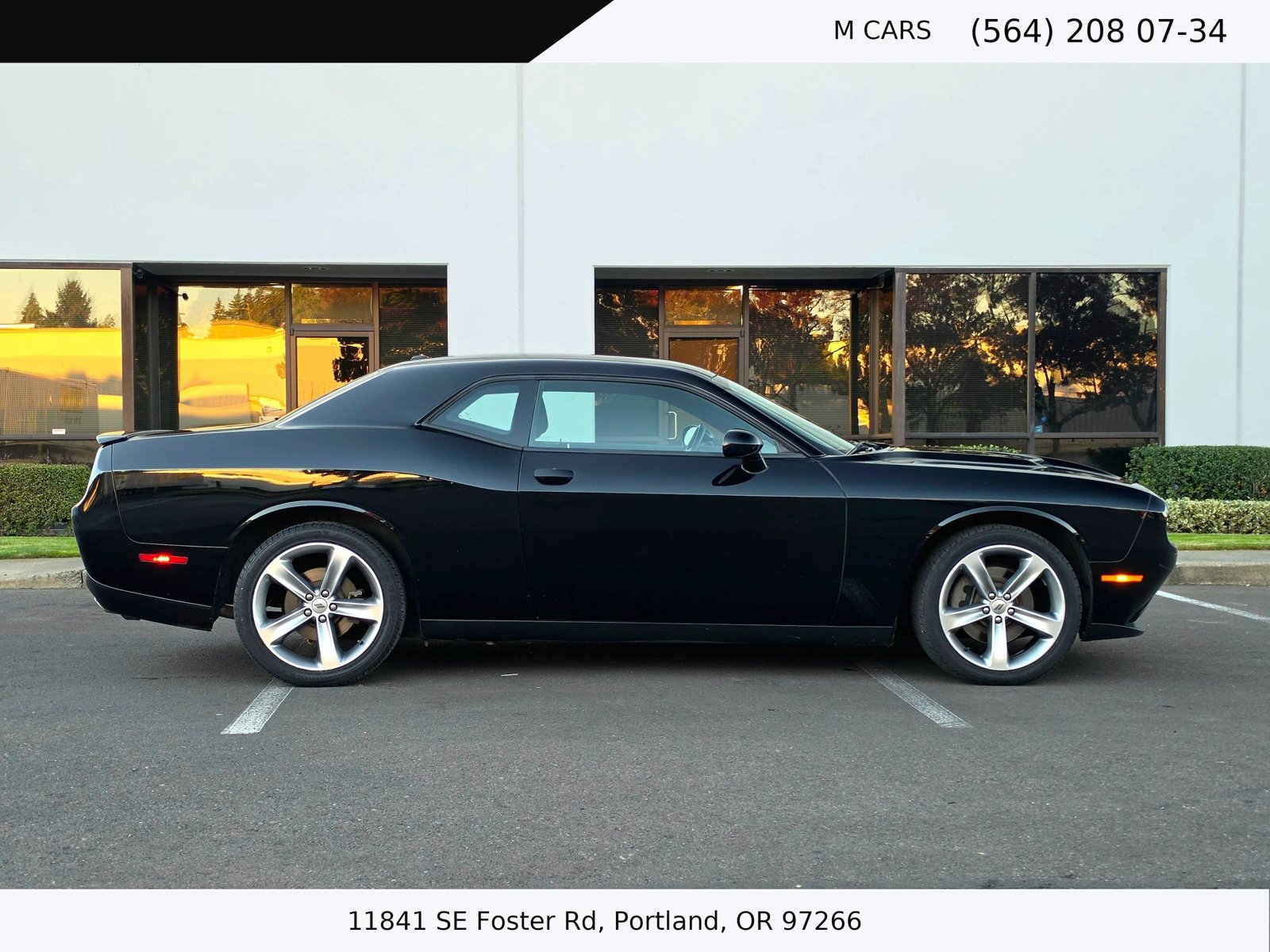 Used 2017 Dodge Challenger SXT w/ Super Sport Group (SS/T) RWD image 4