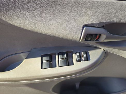 Used 2013 Toyota Corolla LE FWD image 15