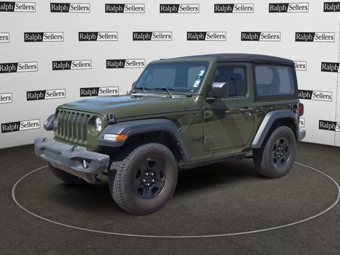 Used 2022 Jeep Wrangler Sport AWD/4WD image 2