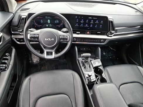 Certified 2023 Kia Sportage EX image 10