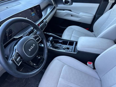 Used 2025 Kia Sorento S w/ Panoramic Sunroof Package image 9