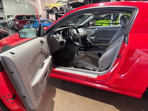 Used 2005 Ford Mustang GT Premium image 82