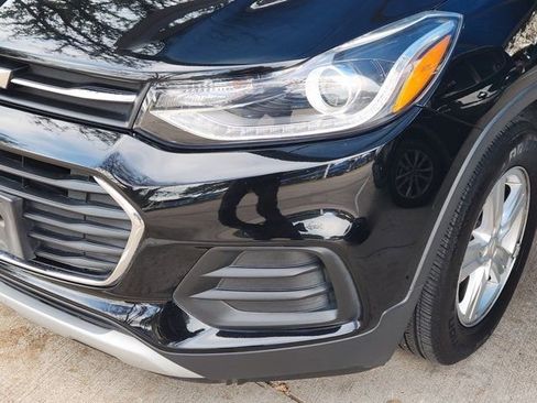 Used 2020 Chevrolet Trax LT w/ LT Convenience Package image 8