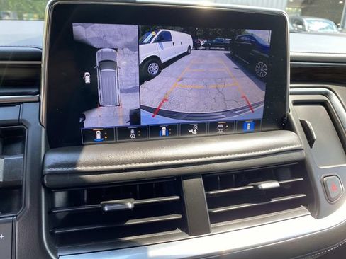 Used 2021 Chevrolet Suburban LT w/ Luxury Package AWD/4WD image 9