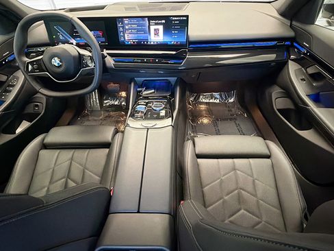 Used 2024 BMW 530i w/ Premium Package image 12