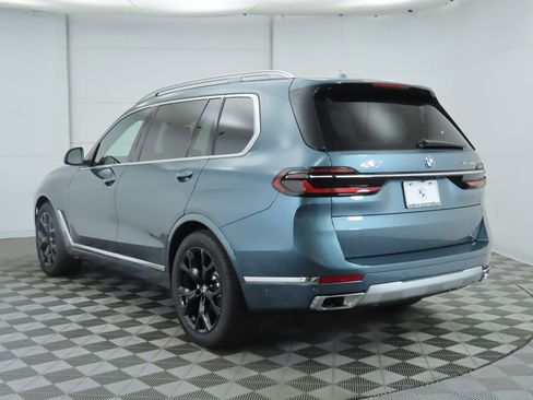 New 2026 BMW X7 xDrive40i w/ Premium Package image 7