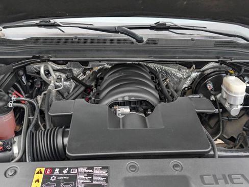 Used 2017 Chevrolet Suburban LT AWD/4WD image 11