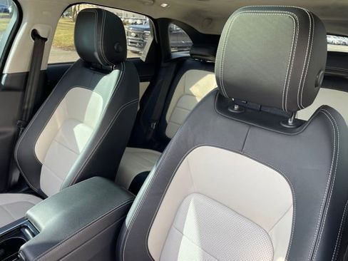 Used 2019 Jaguar F-PACE R-Sport image 19