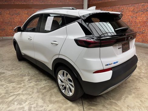 Used 2023 Chevrolet Bolt EUV LT w/ Driver Confidence Package image 4