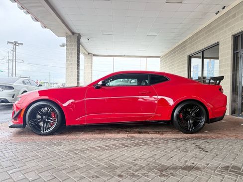 Used 2020 Chevrolet Camaro ZL1 RWD image 7