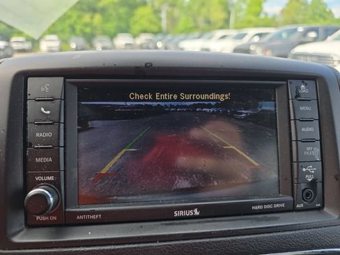 Used 2019 Dodge Grand Caravan SXT w/ Blacktop Package FWD image 18