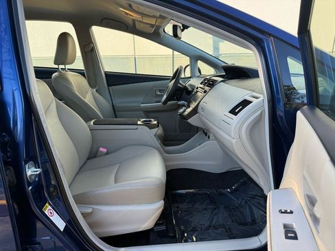 Used 2012 Toyota Prius V Five FWD image 20