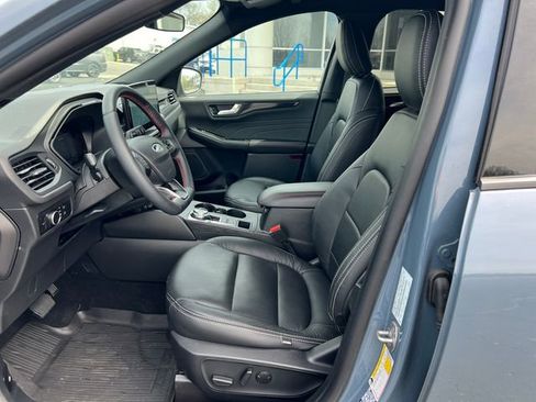 Used 2025 Ford Escape ST-Line w/ Tech Pack #1 AWD/4WD image 4