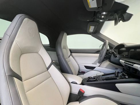 Certified 2025 Porsche 911 Targa 4 GTS AWD/4WD image 17