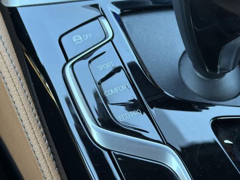 Used 2023 BMW 540i xDrive w/ M Sport Package image 21