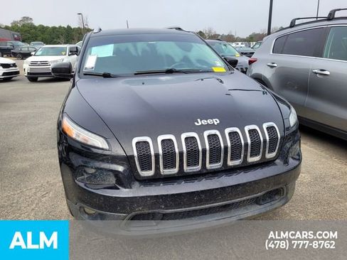 Used 2017 Jeep Cherokee Latitude w/ Safety/Convenience Group image 22