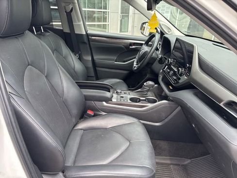 Used 2023 Toyota Highlander Limited AWD/4WD image 35